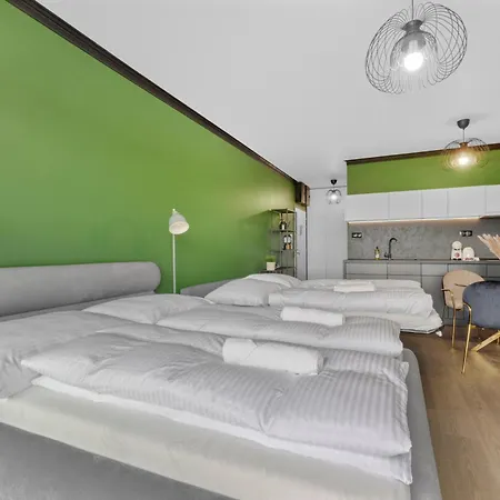 Lam Art Deco Castle View - Ac - Balcony Διαμέρισμα